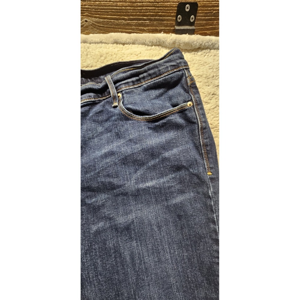 Levi's Size 18 Straight Jeans Medium Wash Blue Denim Solid Logo 5-Pocket Women's - Picture 4 of 11